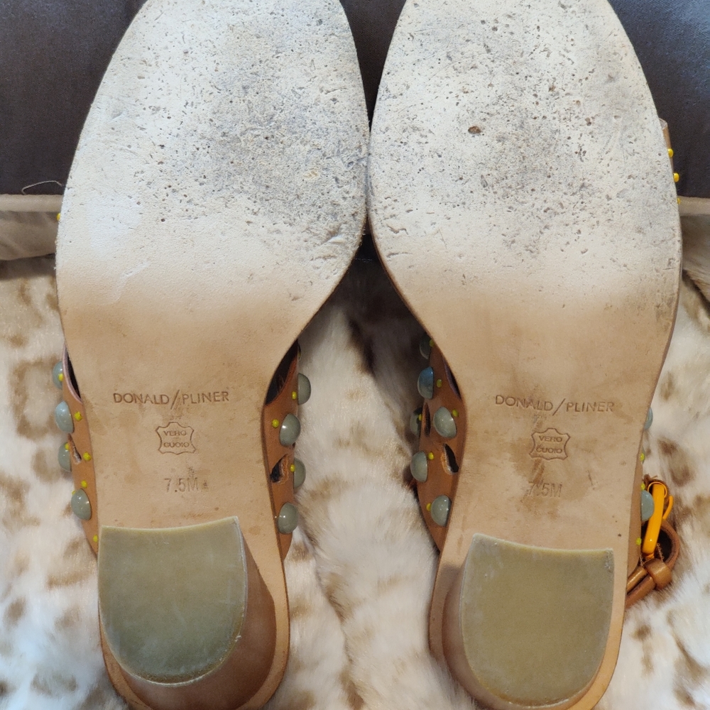 Donald J. Pliner Estee Block Heel Sandals Size 7.5M - Picture 13 of 13